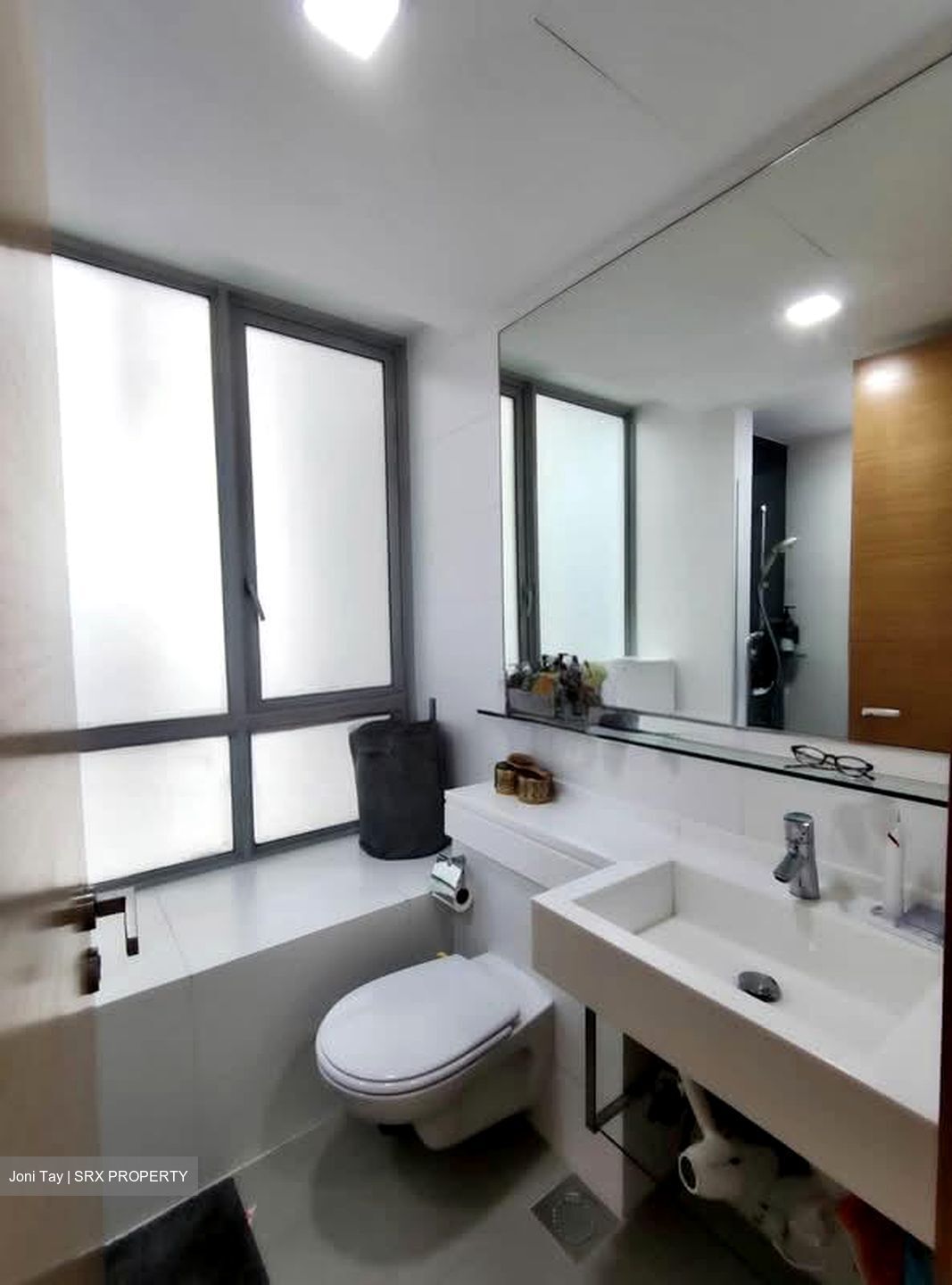 Greenleaf Drive (D10), Condominium #549713521